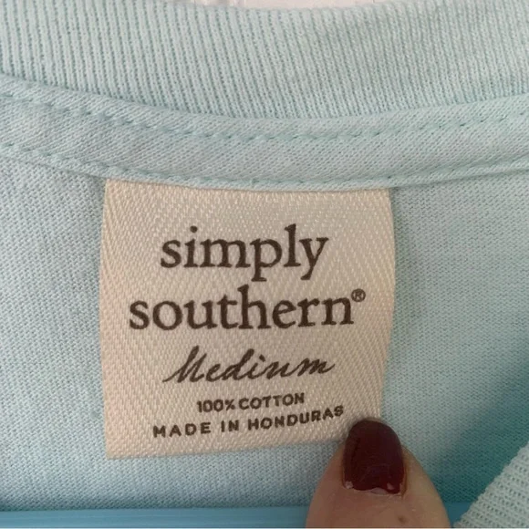 Simply Southern Light Gray Tee M)with Pink Logo - Picture 3 of 7